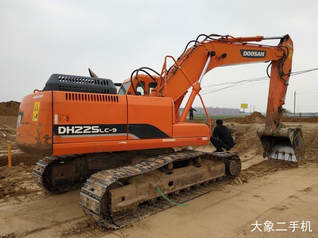 斗山 DH225LC-9 挖掘机